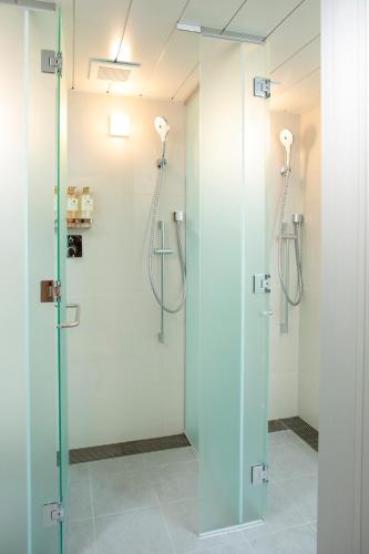 Ένα μπάνιο στο PLAZA EAST CABIN -male only-