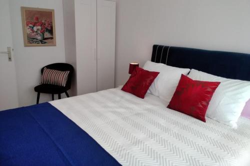 Ένα ή περισσότερα κρεβάτια σε δωμάτιο στο Apartman Irène
