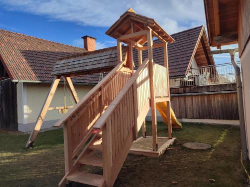 Zona de juegos infantil en Ferienhaus Reisinger Promschhof