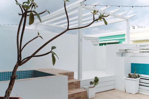 Kuchyň nebo kuchyňský kout v ubytování 沉靛旅宿 La Casa Indaco 墾丁夢幻島Villa