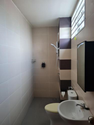 Koupelna v ubytování UniVilla- Ideal Family Home for 18pax