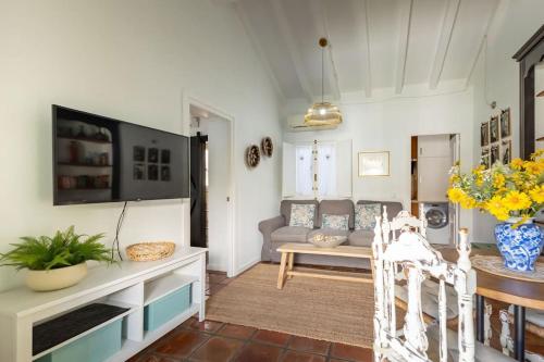Alcazares Central Suite by Valcambre