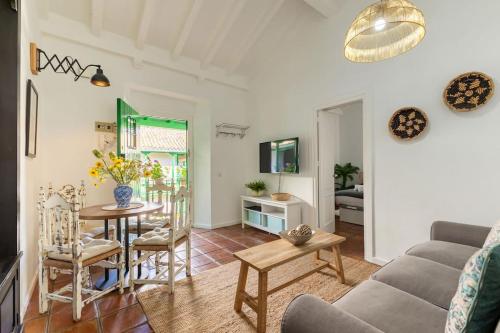 Alcazares Central Suite by Valcambre