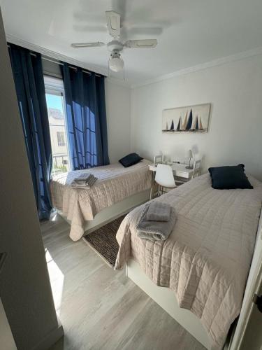 2 bed. amazing sea views