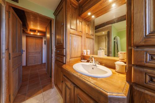 Koupelna v ubytování L'Anglardoise - Maison pour 7 voyageurs