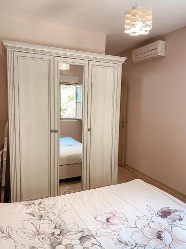 En eller flere senge i et værelse på Vanja apartment Przno