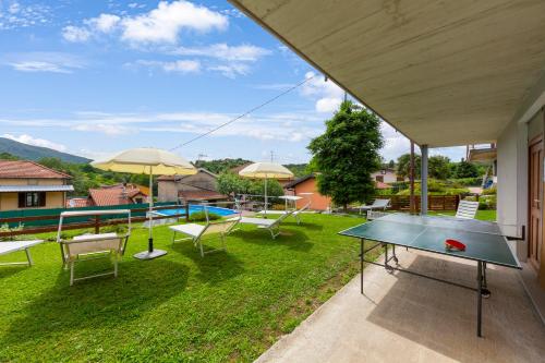 Table tennis facilities sa Villa Laura Private Pool and Garden o sa malapit