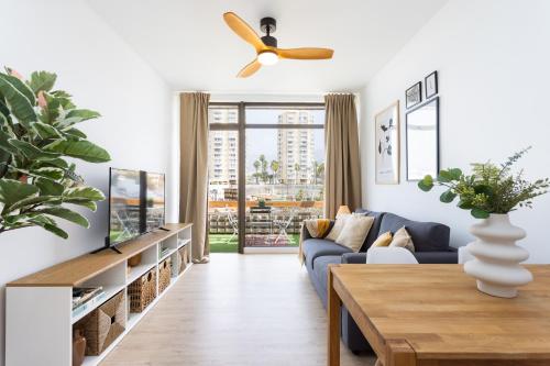 Home2Book Stylish Apt, Pool & Terrace Las Américas