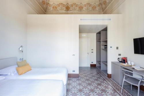 Double or Twin Room with Balcony