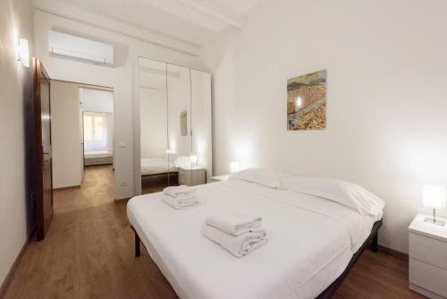 Uffizi 3 bedrooms by Mmega