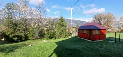 Pemandangan gunung umum atau pemandangan gunung yang diambil dari the country house