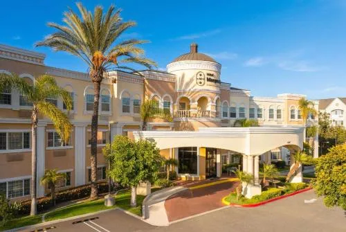 Hotel Marguerite South Anaheim - Garden Grove, Trademark Collection by Wyndham in Costa Mesa