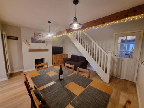 Posezení v ubytování Tulip Cottage Hinderwell, Staithes & Whitby - 2 Night Min - Sleeps 6 - Pet Friendly