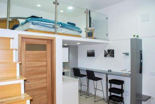 Stylish quiet central home w cheap parking closeby 1067 Budapest, 10 Hunyadi tér kép - 3