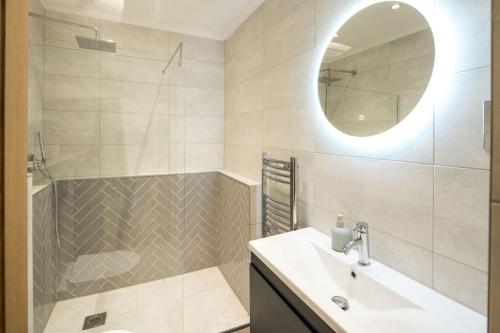 Koupelna v ubytování Stylish 2 Bed Flat in Holland Park/ Notting Hill