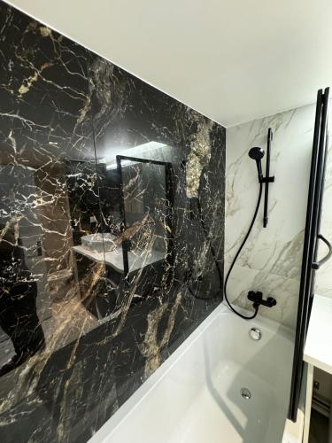 Photo de la galerie de l'établissement Paris Bleu, à Puteaux