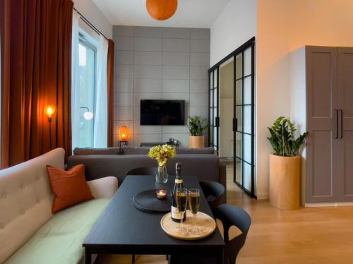 URBAN APARTMENTS PREMIUM, Sokolska 30 Towers No 3, Free Parking, Gym & Sauna, Self Check-in