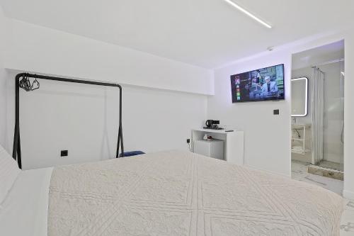 Your cube place at Ermou - Plaka