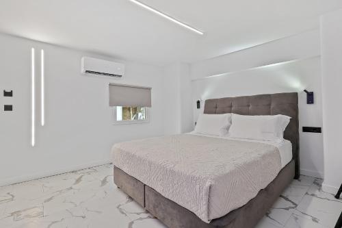 Your cube place at Ermou - Plaka