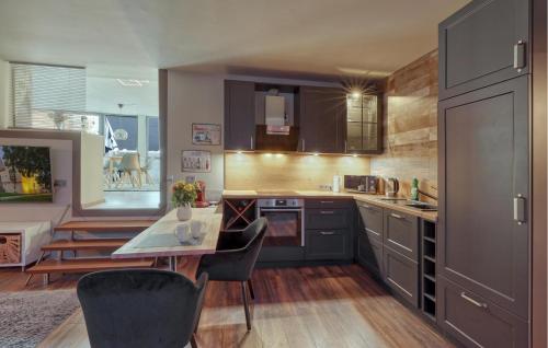 Η κουζίνα ή μικρή κουζίνα στο Ferienwohnung In Luxusvilla