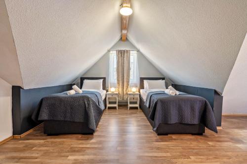 Ένα ή περισσότερα κρεβάτια σε δωμάτιο στο Appartmenthaus - Wohnung F