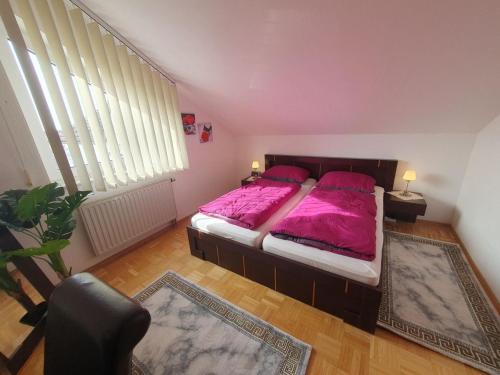 Een bed of bedden in een kamer bij ABM 2-Zimmer Premium Suite 38