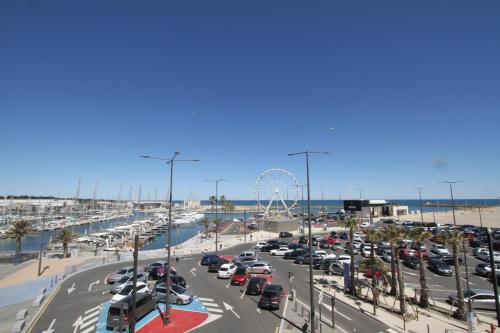 appartement 2 pieces avec parking et vue sur la marina