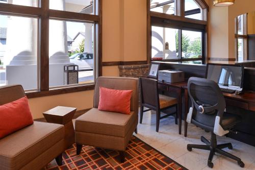 Gallery image of Quality Inn & Suites Tacoma - Seattle in Tacoma