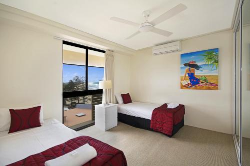 Postel nebo postele na pokoji v ubytování Clubb Coolum Beach Resort Sunshine Coast