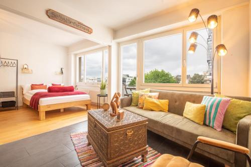 Foto Bright Apartment with Balcony near SBB - Special MODERN LISA Apartment, Basel, up to 4 guests 1