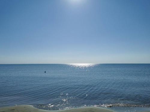 a view of the ocean from the beach at Casa Tonino in Pisticci