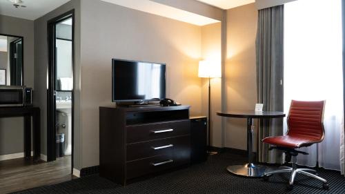 Roomza Inner Harbor at Lord Baltimore Image