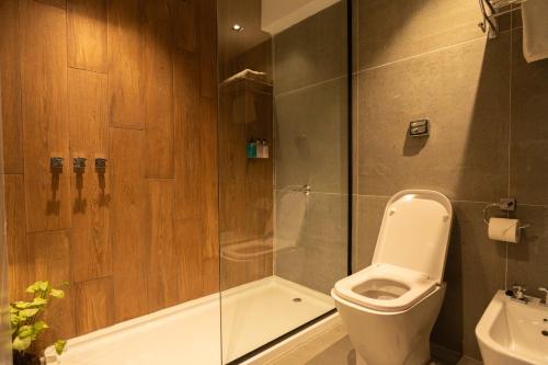 Garden Park Hotelにあるバスルーム
