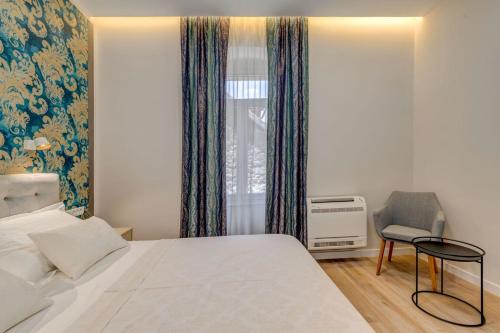 Royal Theatre Apartment