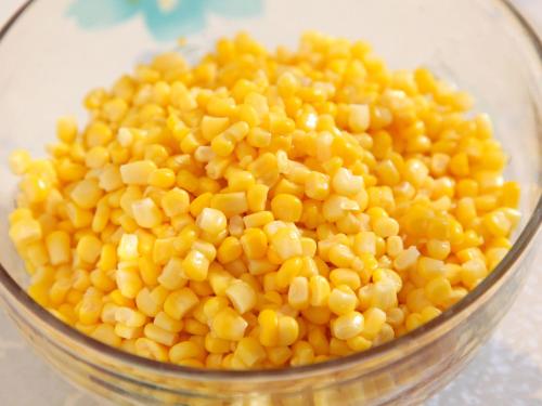 a glass bowl full of corn on the cob at Izuito Onsen Daitokan in Ito