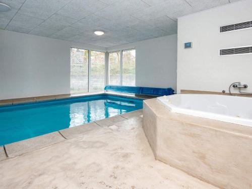Kupatilo u objektu 10 person holiday home in Glesborg