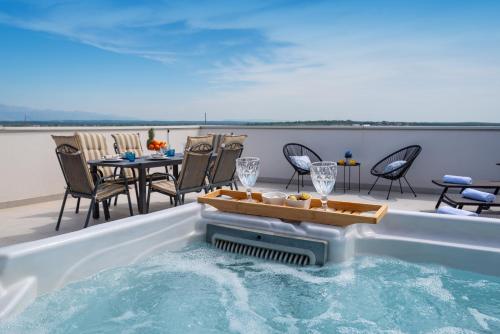 Luxury with jacuzzy on a private roof terrace