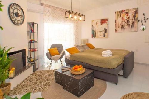 Posezení v ubytování Top floor apartment in Chalkida