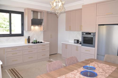 Dapur atau dapur kecil di HYVillaS HÜMA