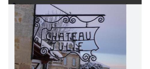 Sijil, anugerah, tanda atau dokumen lain yang dipamerkan di FSP château julie