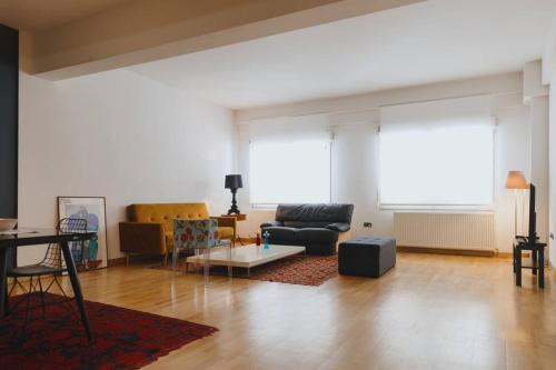 Φωτογραφία από το άλμπουμ του Cosy & Spacious Central Apartment στην Κομοτηνή