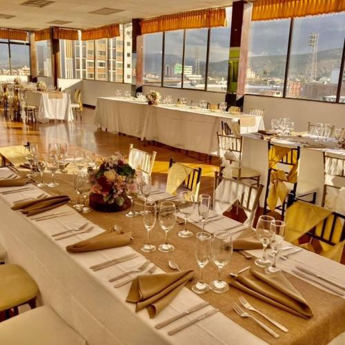Restaurace v ubytování Hotel El Cisne Internacional
