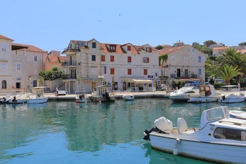 Apartments and rooms by the sea Trogir - 22597