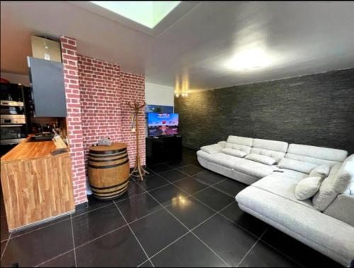 Photo de la galerie de l'établissement Comfort Room I Renewed Duplex, à Pantin