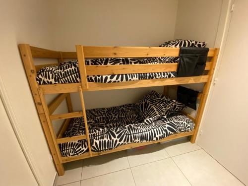 Studio Cabine à Arcachon avec Parking, WiFi et Accès Direct Plage