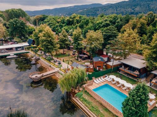 an aerial view of a house with a swimming pool at SAPANCA KIYI BUNGALOV&CAFE in Sakarya