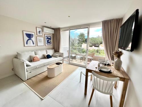 Saint Cyprien, superbe appartement calme proche du port, parking