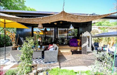 Maison Bali avec Jacuzzi Privé Évasion Unique en Lubéron