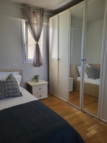 Foto de la galeria de Isa's Square Apartment a Shkodër