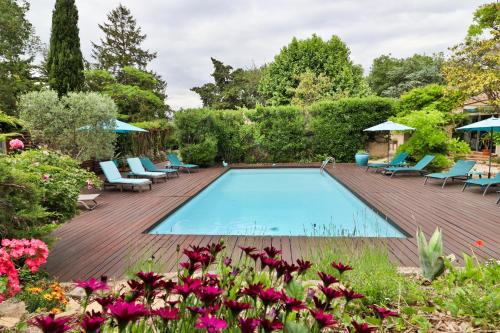 Le Mas de Bertagne studio kitchenette terrasse piscine